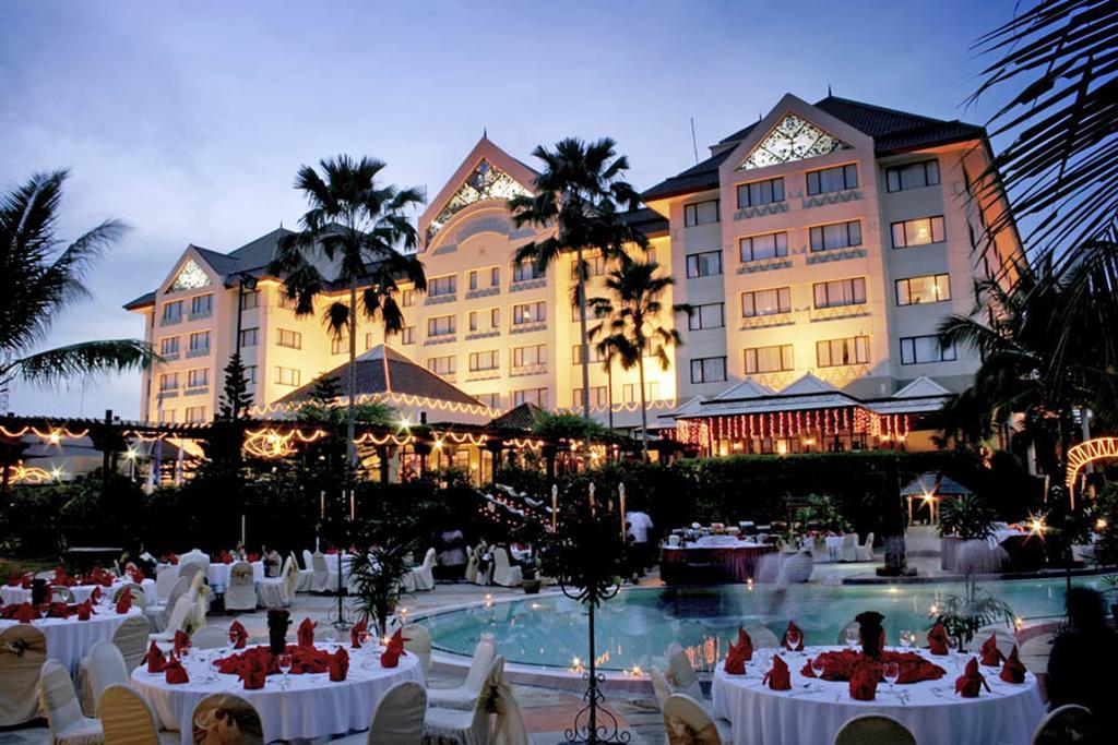 Le Grandeur Hotel Balikpapan Экстерьер фото